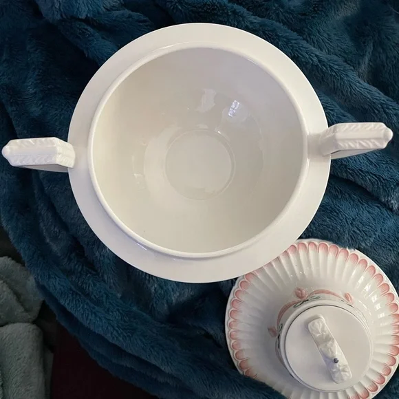 RARE Villeroy & Boch Collectible Tureen JOSEPHINE 250 Anniversary 1998 Ret $500 - Picture 12 of 12